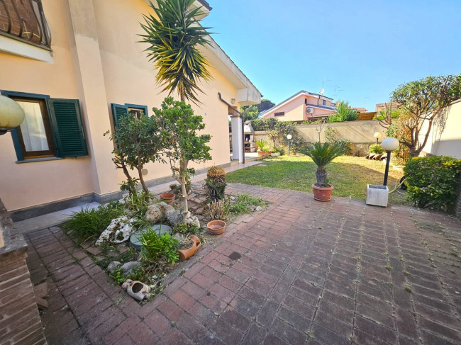 Villa in vendita a Ardea (RM)