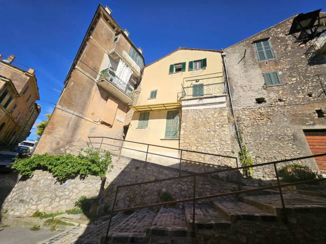 Casa indipendente in vendita a Castel Madama (RM)