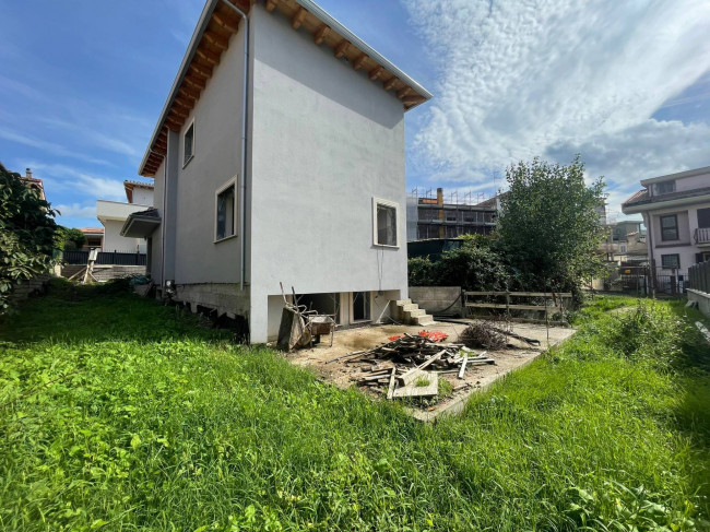 Villa in vendita a Guidonia, Guidonia Montecelio (RM)