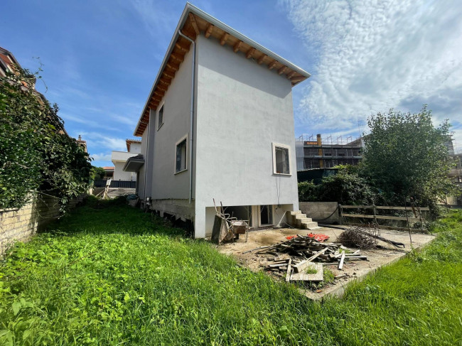 Villa in vendita a Guidonia, Guidonia Montecelio (RM)